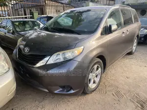 Toyota Sienna 2011 Gray