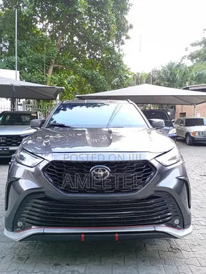 Toyota Highlander 2022 Gray