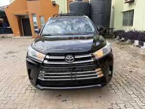 Toyota Highlander XLE V6 4x4 (3.5L 6cyl 6A) 2016 Black