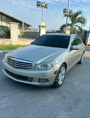 Mercedes-Benz C300 2011 Gold
