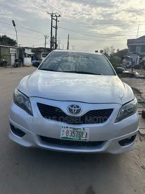 Toyota Camry SE V6 4dr Sedan (3.5L 6cyl 6AM) 2010 Silver