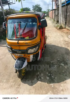 TVS King Cargo 2022 Yellow