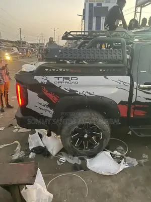 Rugged Bar and Booth Cover Toyota Tundra Available