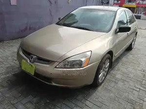 Honda Accord 2002 Gold