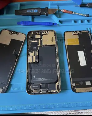 iPhone 11, 12, 13, 14, 15, 16, 17 Screen & General Repair Service