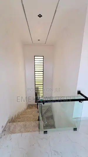 4bdrm Penthouse in Carlton Gate Estate, Akobo for sale