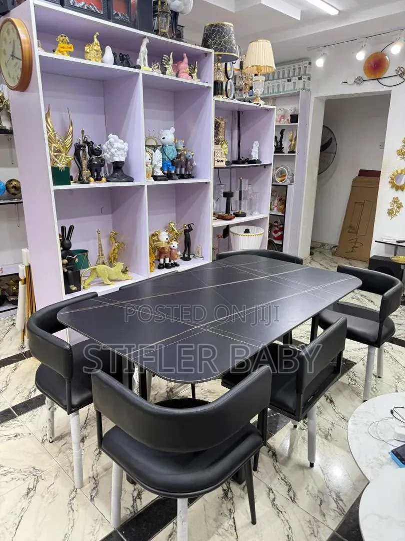 Stranded Marble Dinning Table