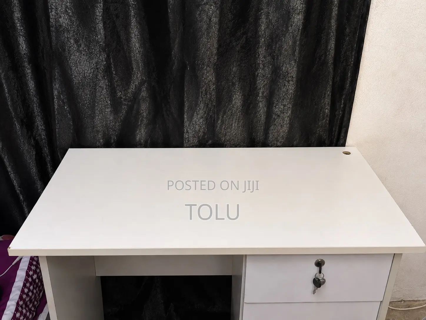 Clean White Office/Study Table With Lockable Drawer