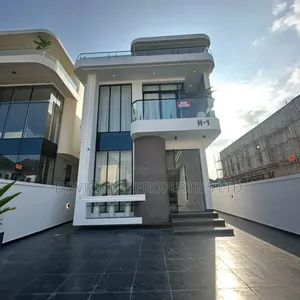 5bdrm Duplex in Ikota for sale