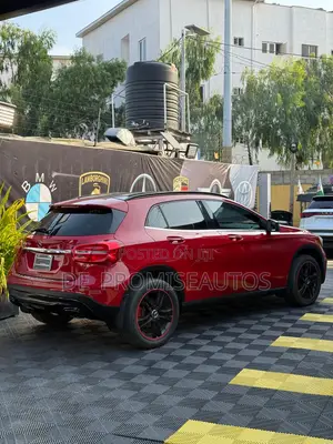 Mercedes-Benz GLA-Class 2015 Red