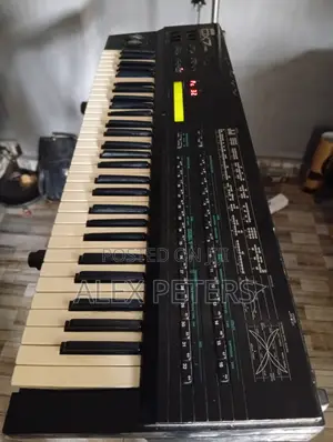 DX7 Yamaha Keyboard
