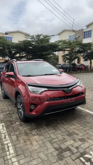 Toyota RAV4 XLE AWD (2.5L 4cyl 6A) 2017 Red
