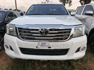 Toyota Hilux 2015 White