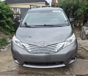 Toyota Sienna 2012 Gray