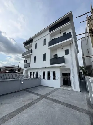 4bdrm Duplex in Private Estate Woji for sale