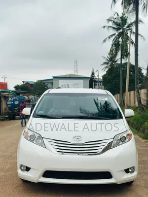 Toyota Sienna 2016 White