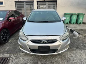Hyundai Accent 2012 Silver