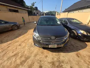 Toyota Venza XLE 2010 Gray