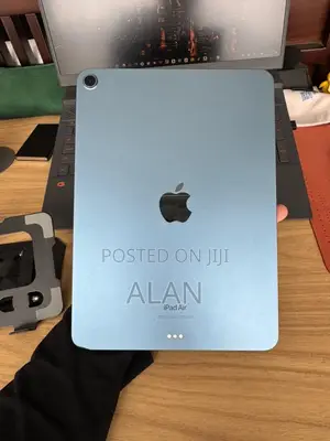 Apple iPad Air (2022) 64 GB Blue
