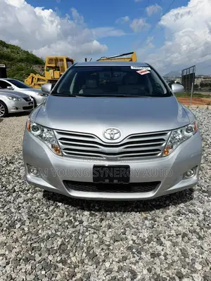 Toyota Venza LE 2011 Silver