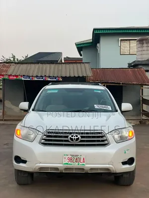 Toyota Highlander Base 2010 White