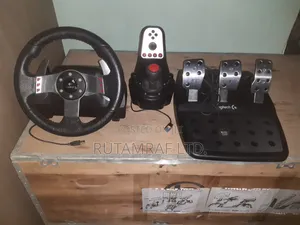 Logitech G27 Force Feedback Racing Wheel for PlayStation3 / PC.