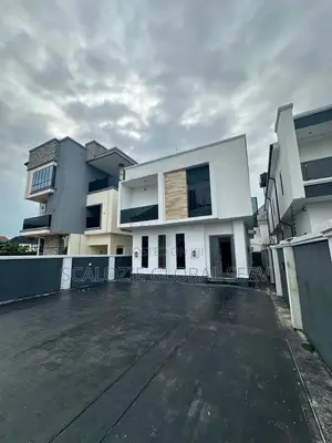 4bdrm Duplex in 79Th Estate Akwaka, for sale