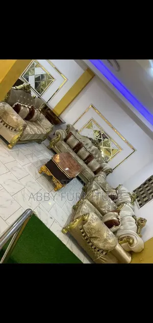 Royal Sofa 8396