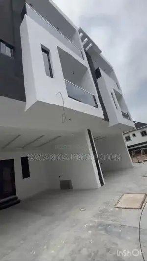 4bdrm Townhouse/Terrace in Ologolo for sale