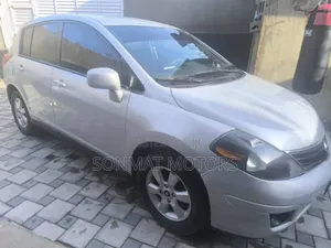 Nissan Versa 1.8 S Sedan 2010 Silver