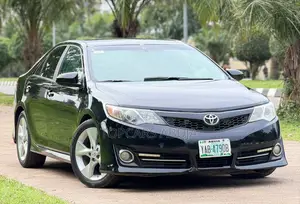 Toyota Camry SE 4dr Sedan (2.5L 4cyl 6A) 2013 Black