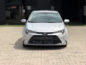 Toyota Corolla LE 2021 Silver