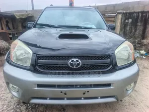 Toyota RAV4 2.0 Automatic 2005 Maroon