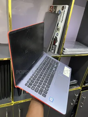 Laptop Asus VivoBook S15 S530UN 8GB Intel Core i5 SSD 128GB