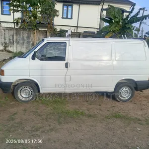 Volkswagen Transporter 2000 White