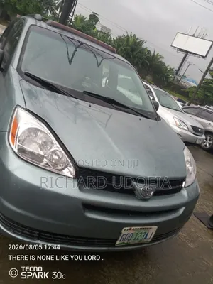 Toyota Sienna 2004 Blue
