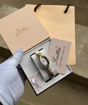 Scottie Feminine Tiny Strap Watch