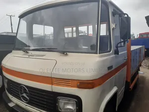 Mercedes-Benz 608 1999