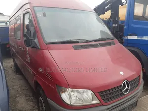 Mercedes-Benz Sprinter 2005 Red