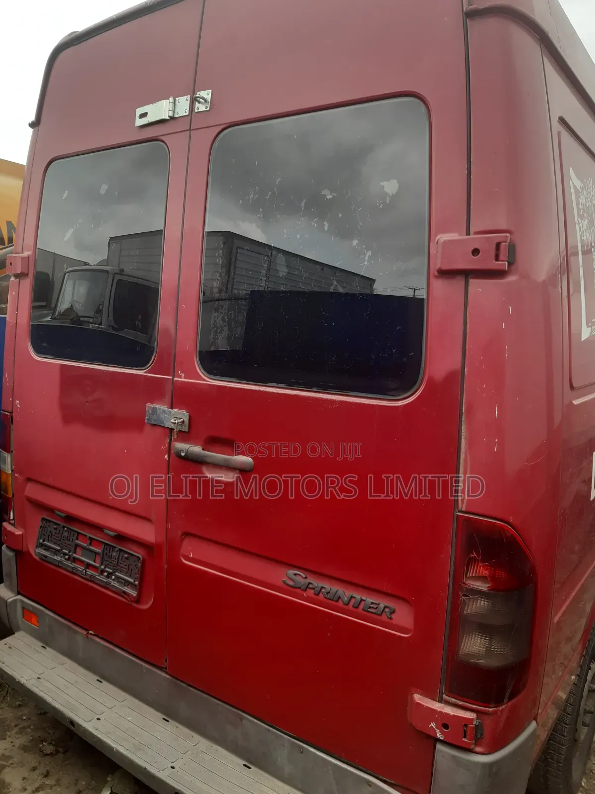 Mercedes-Benz Sprinter 2005 Red