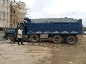 CLEAN GRANITE CHIPPING AVAILABLE | South East Delivery | Builders`