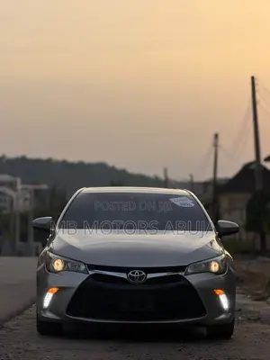 Toyota Camry XLE 4dr Sedan (2.5L 4cyl 6A) 2015 Silver