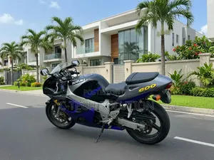 Suzuki GSX-R 2000 Yellow