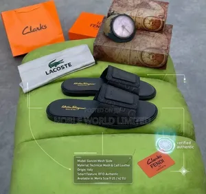 Black Solid Pam Slippers OSO 6d