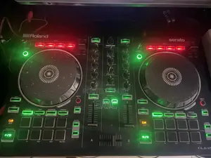 Roland Dj 202 Serato DJ Controller