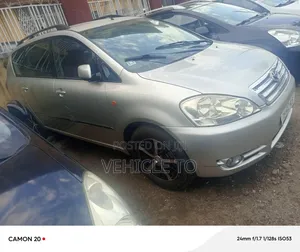 Toyota Avensis Verso 2005 Silver