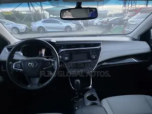 Toyota Avalon XLE Premium Sedan FWD (3.5L 6cyl 6A) 2013 Gray