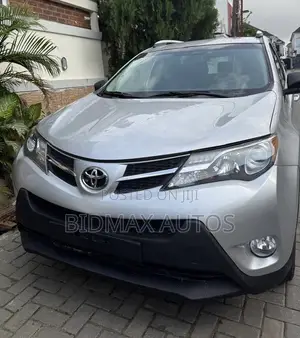 Toyota RAV4 LE 4dr SUV AWD (2.5L 4cyl 6A) 2015 Silver
