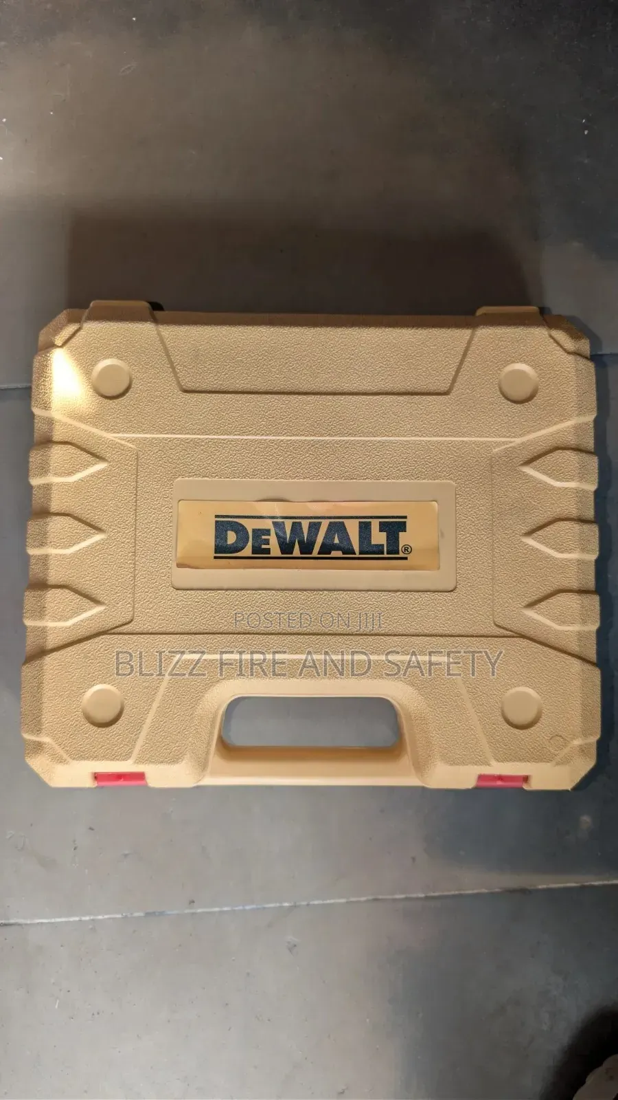 Drilling Machine (DeWalt) Battery Type