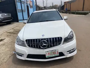 Mercedes-Benz C300 Luxury 4Matic Sedan AWD (3.5L 6cyl 7A) 2013 White